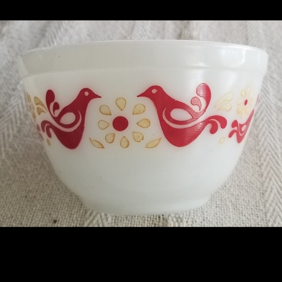 Vintage Pyrex Bowl - Picture 3 of 5